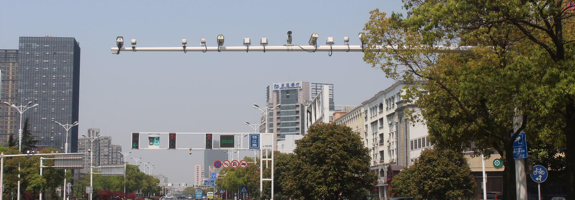 道路监控立杆